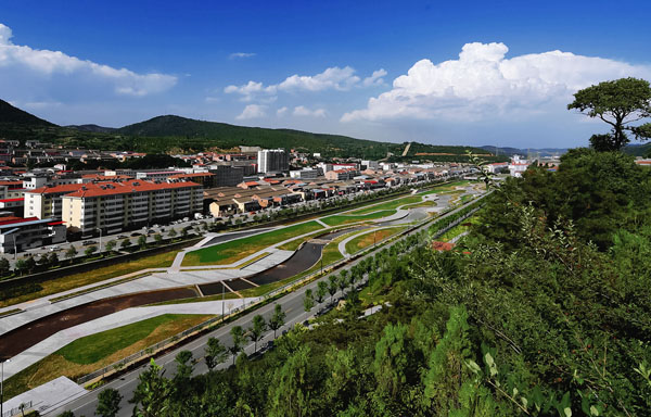 一城山水半城园.jpg